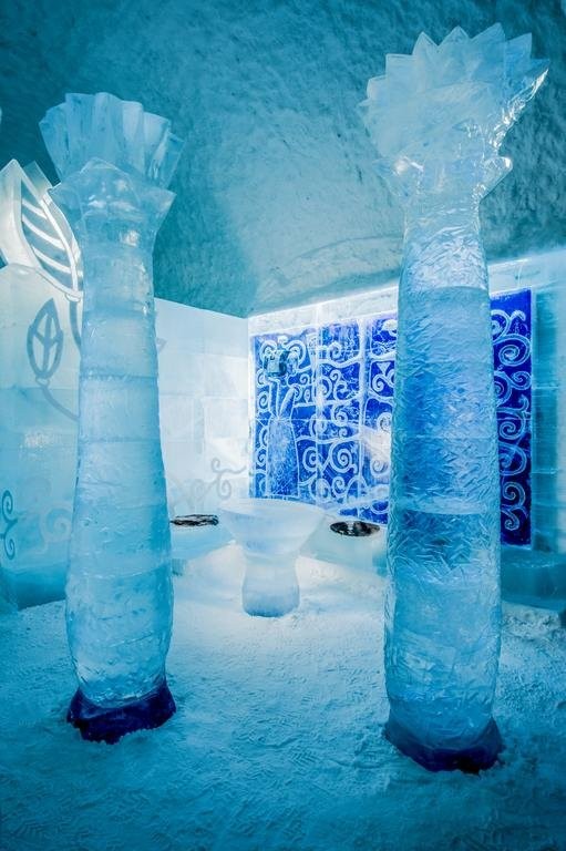 Леденящая красота ледяного отеля в Юккасъярви (13 фото)