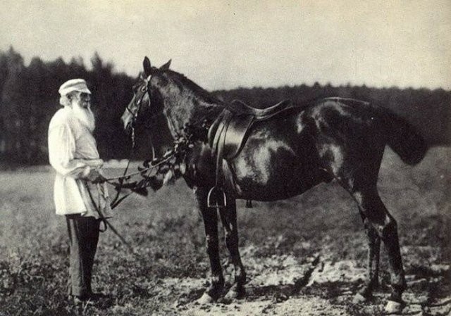 Фотографии известных людей в необычной обстановке (15 фото)