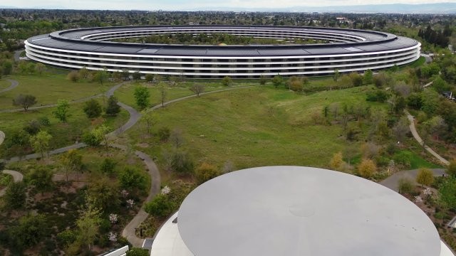 Штаб-квартира Apple в Купертино опустела из-за коронавируса (7 фото)