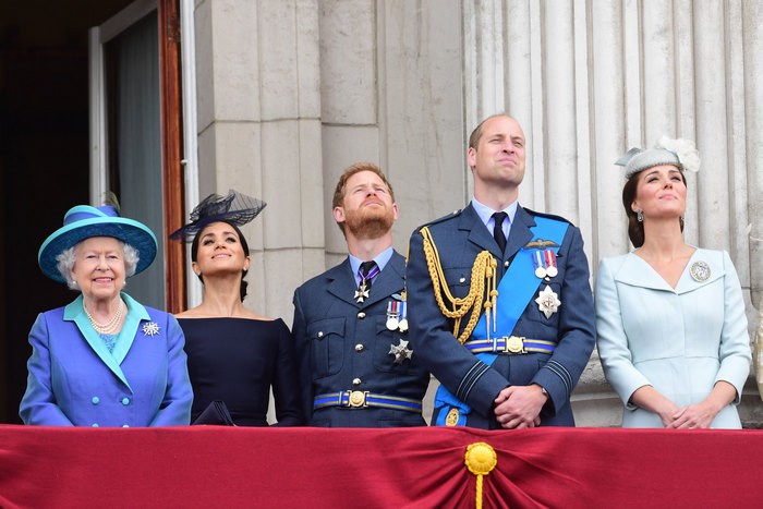 Мифы о британской монархии (6 фото)