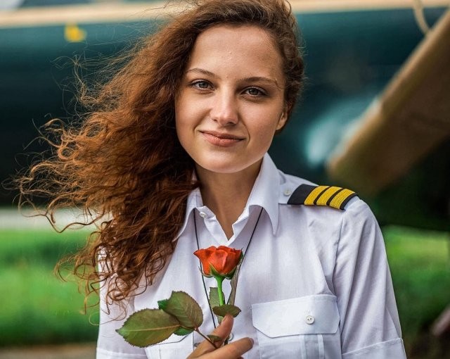 Стюардесса Юлия Слободянюк, которая не предала свою мечту (10 фото)