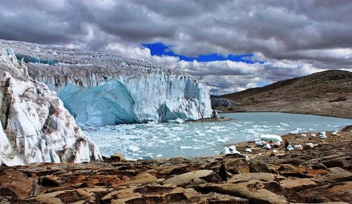 Удивительные айсберги и ледники со всего мира (26 фото)