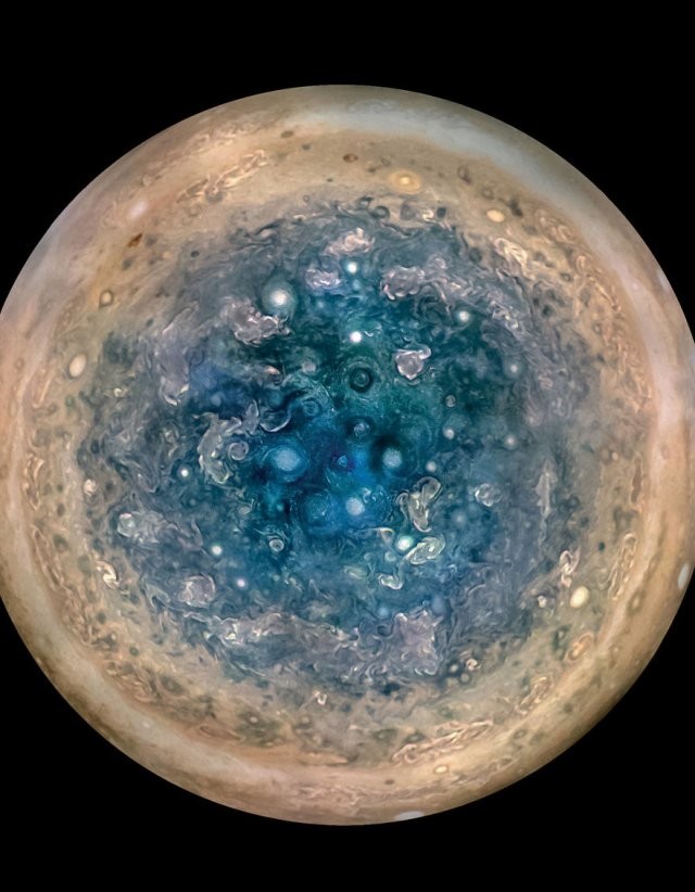 Великолепные снимки Юпитера от НАСА (20 фото)