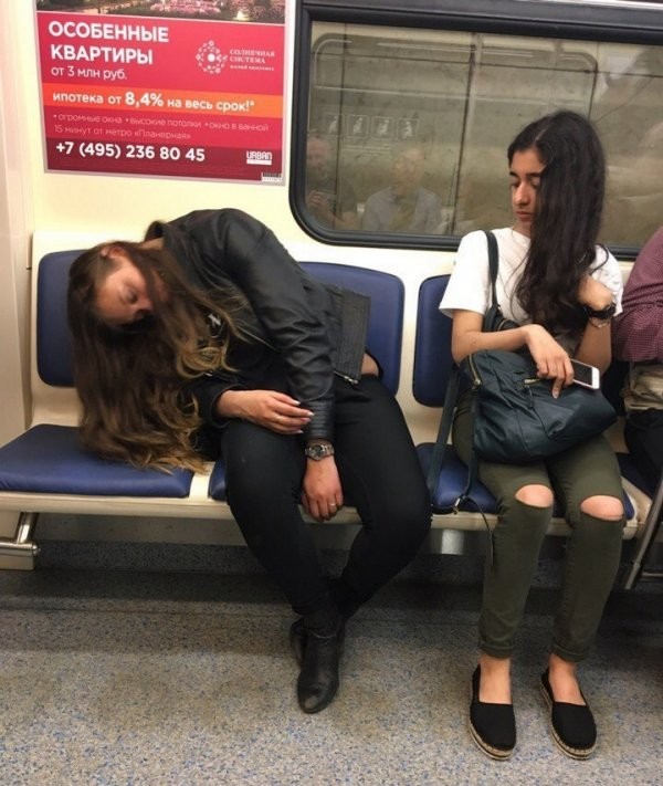 Чудаки и модники из метро (30 фото)