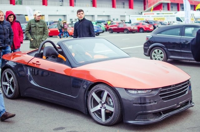 Студенты создали спорткар для ГИБДД под названием «Крым» (13 фото)