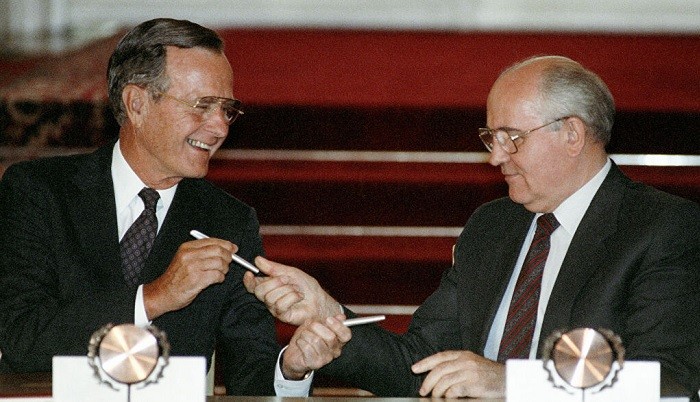 Для чего Горбачёв подарил США часть акватории СССР (5 фото)