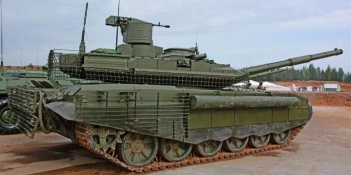 Новейшие танки Российской армии (2 фото)