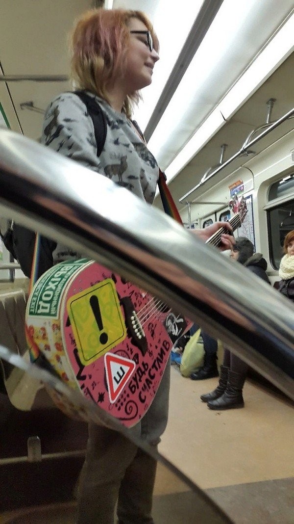 Модники из метро (16 фото)