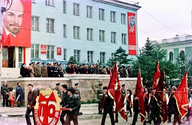 Фотографии с празднований Первомая времен СССР (15 фото)