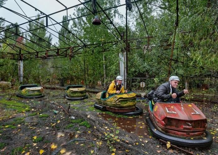 Туристы в Чернобыле (12 фото)
