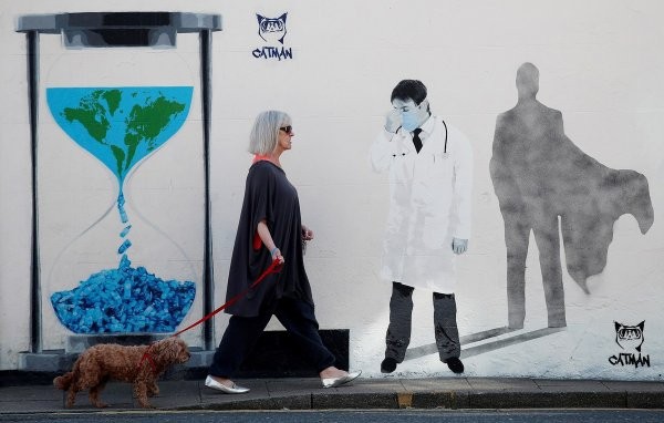 Подборка крутых граффити на тему коронавируса (18 фото)