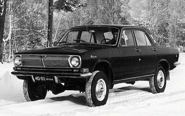 Необычные автомобильные концепты времен СССР (13 фото)
