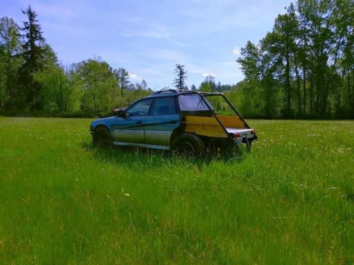 Универсал Subaru Outback переделали в очень странный пикап (11 фото)