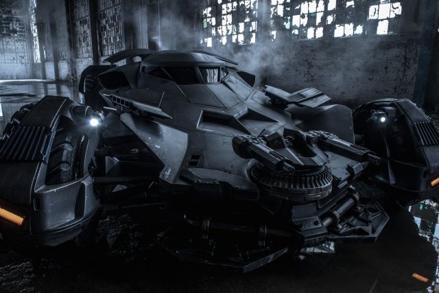 Эволюция бэтмобилей: как менялись машины Бэтмена (15 фото)