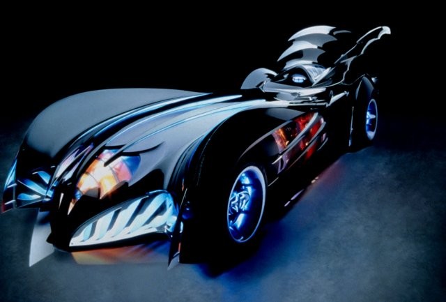 Эволюция бэтмобилей: как менялись машины Бэтмена (15 фото)
