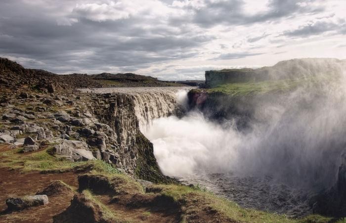 Мощнейший водопад в Европе (16 фото)