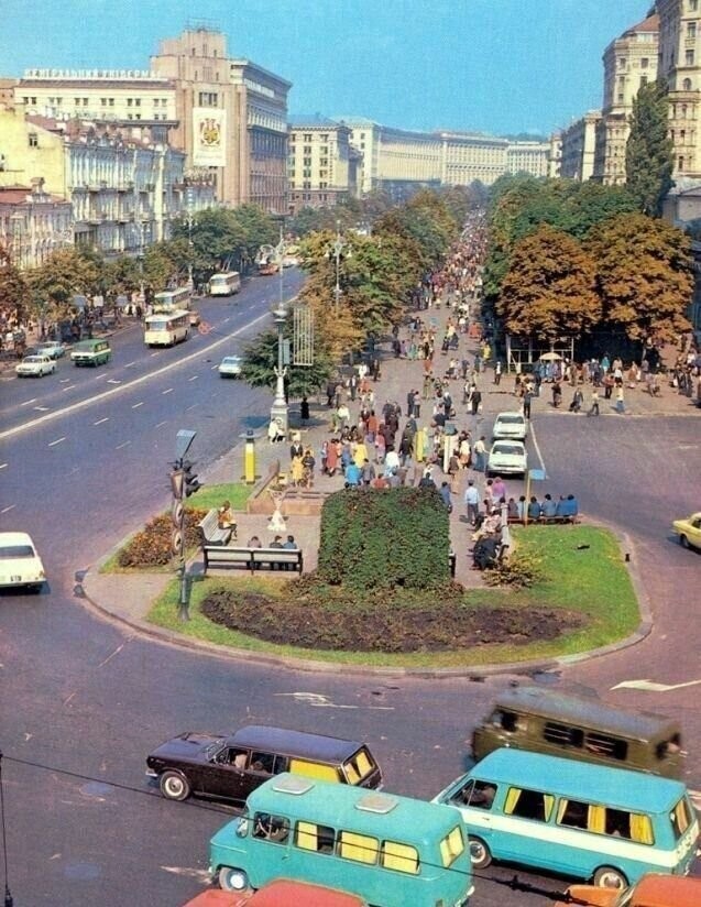 Прогулка по улицам Советского Союза (20 фото)