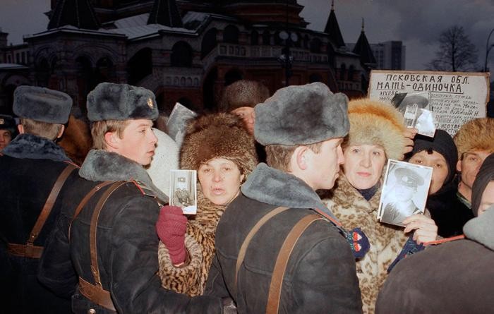 Прогулка по Москве 1990 года (32 фото)