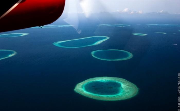 Мальдивские острова с высоты птичьего полета (27 фото)