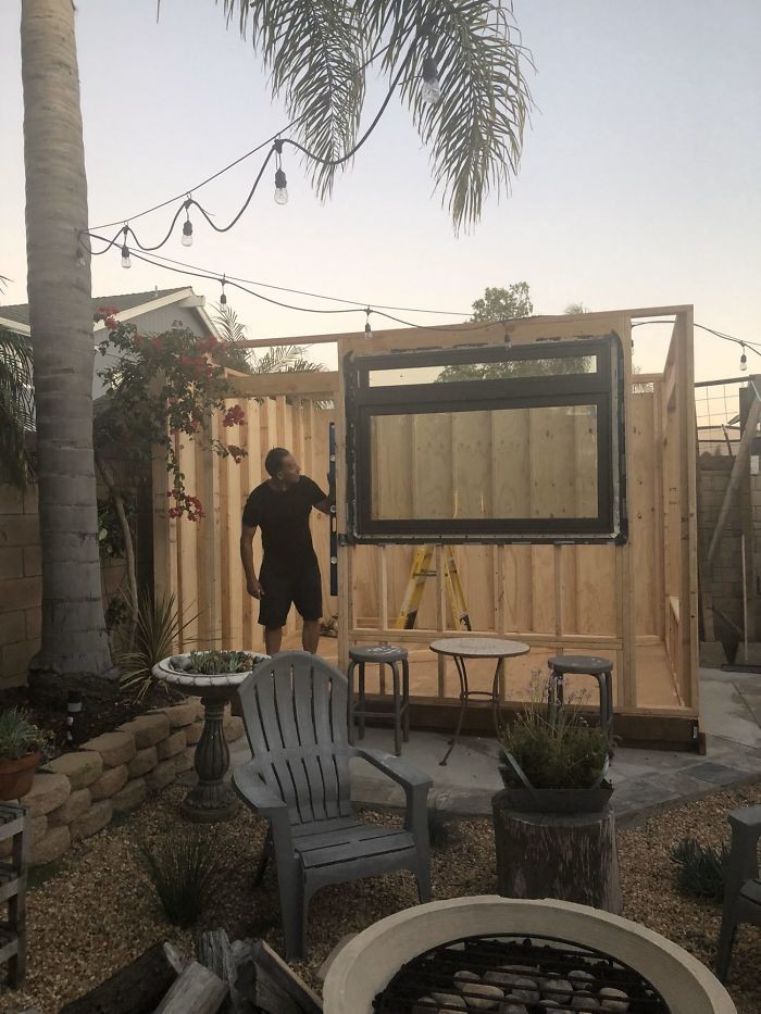 Мужчина из Калифорнии построил на заднем дворе кофейню (12 фото)