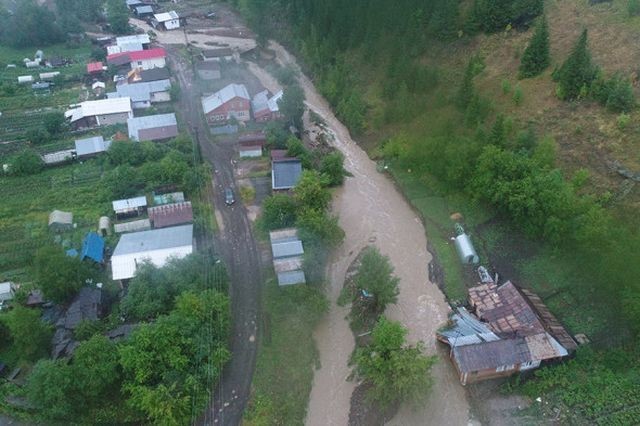 Последствия ливня в городе Нижние Серги (8 фото)