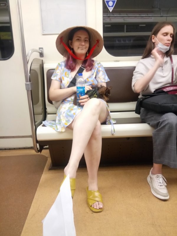 Модники и чудаки из метро (30 фото)