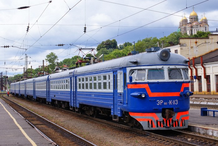 Почему поезда в СССР красили в зеленый цвет (6 фото)