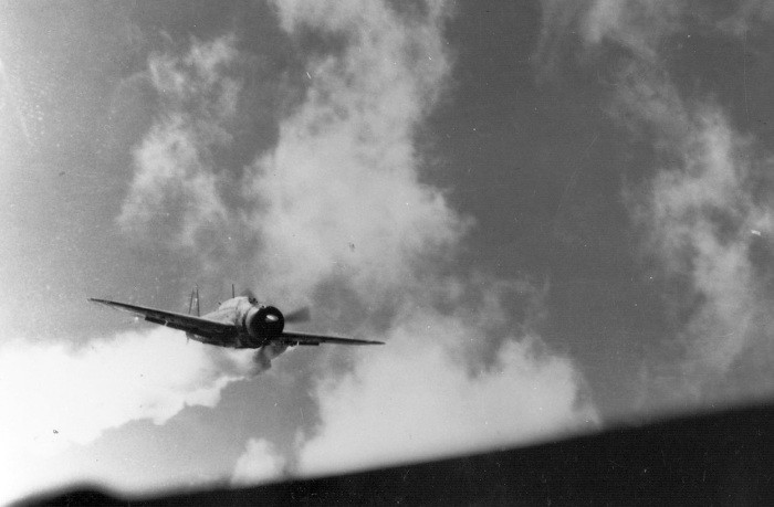 Подвиг советского лётчика, спасшего детей в горящем самолёте (5 фото)