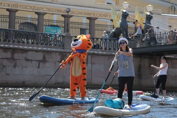 В Санкт-Петербурге прошел фестиваль "Фонтанка-SUP" (27 фото)