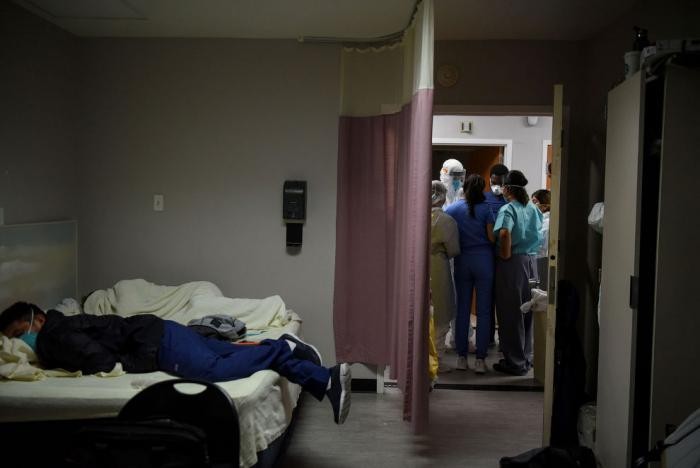 Как выглядит ковидный госпиталь в США (15 фото)