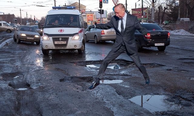 Губернатор Петербурга Александр Беглов перепрыгнул клумбу и вновь стал мемом (20 фото)