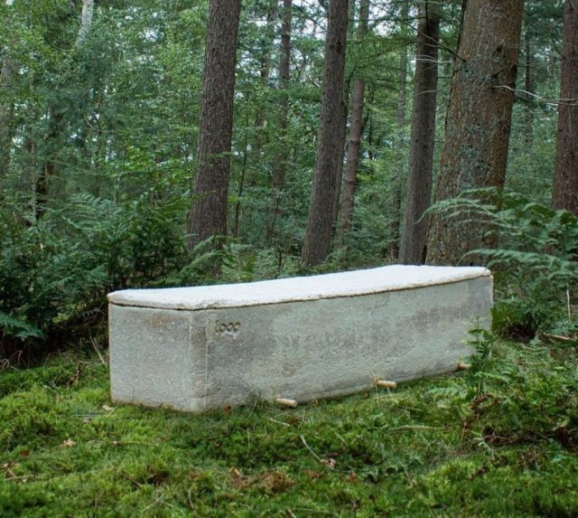 Ученый из Нидерландов Боб Хендрикс создал первый в мире "живой гроб" (3 фото)