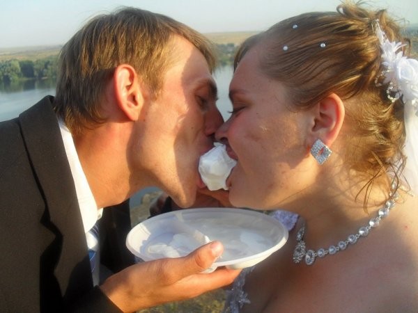 Смешные и очень колоритные фотографии со свадеб (25 фото)