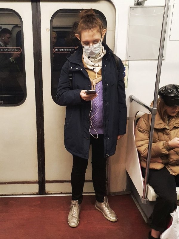 Чудаки и модники из метро (25 фото)