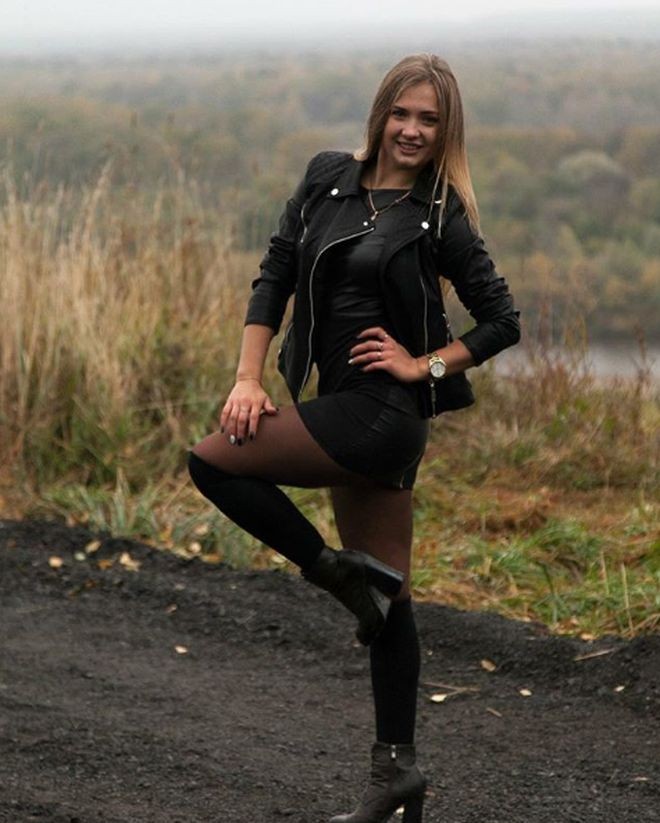 Алена Кулакова — член сборной по спортивной акробатике забеременела и продает места крестных родителей за iPhone (16 фото)