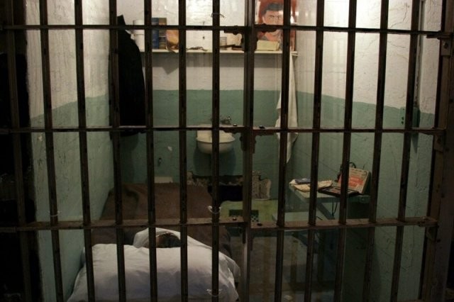 Как выглядят тюремные камеры в разных странах мира (14 фото)