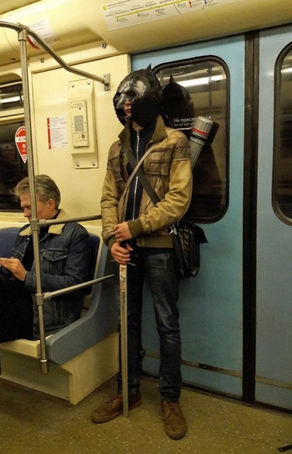 Модники и чудаки из метро (20 фото)