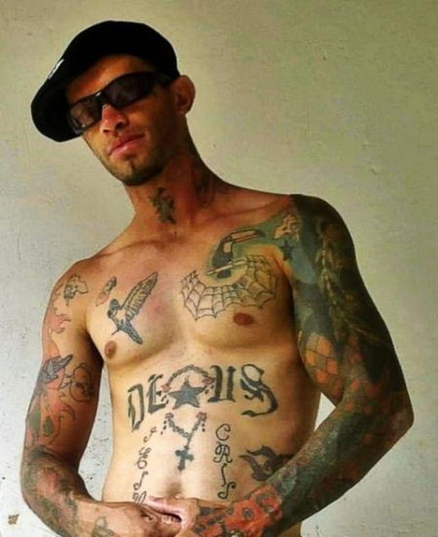 Марсело де Соуза Рибейро - мужчина из Бразилии, который чуть не лишился зрения из-за любви к татуировкам (15 фото)