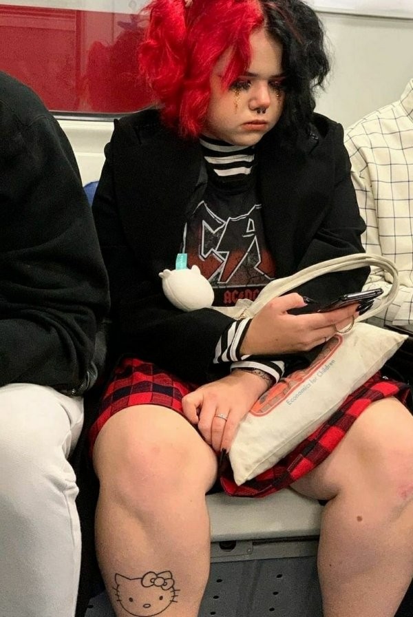 Модники и чудаки из метро (20 фото)