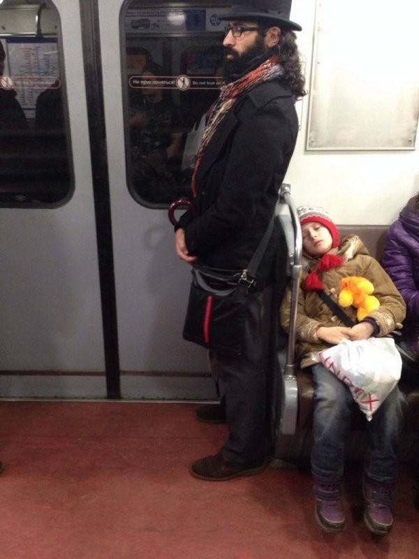 Модники и чудаки из метро (15 фото)