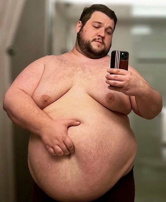 Спартан Паджа - 28-летний американец, который отъедается, чтобы весить столько же, сколько медведь гризли (6 фото)
