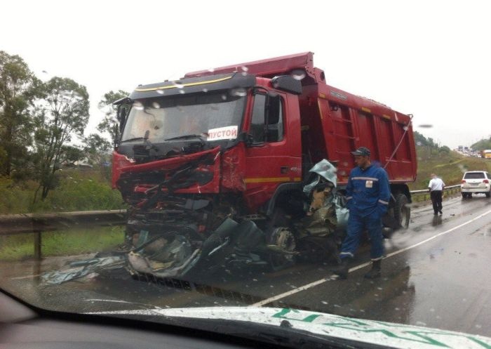 Ужасная авария с грузовиком на трассе в Татарстане (5 фото + видео)