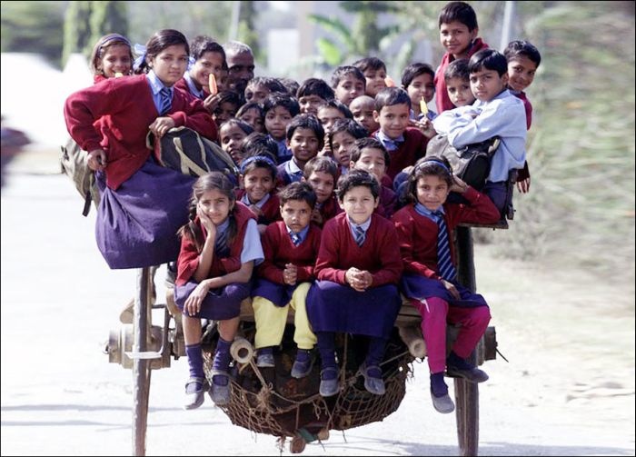 Сложный путь в школу в разных странах мира (25 фото)