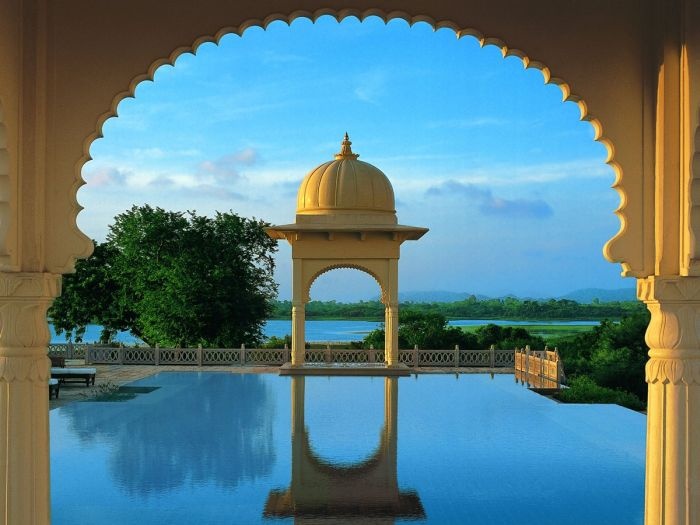 Шикарный индийский отель Oberoi Udaivilas (18 фото )