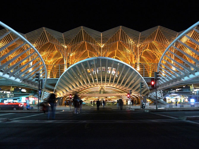 Самые эффектные архитектурные сооружения, “оживающие” с наступлением ночи (57 фото)