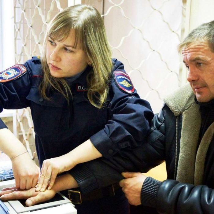 Красивые девушки из российской полиции (30 фото)