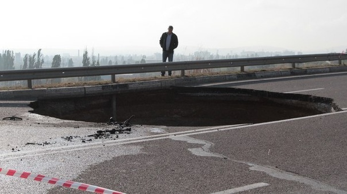 Ужасное происшествие на дороге в Крыму (11 фото)