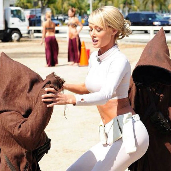 Очаровательная Сара Джин Андервуд примерила костюмы для косплея (66 фото)