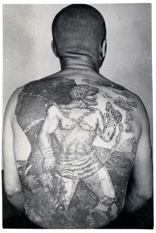 Топ тюремных татуировок времен СССР и их описание (18 фото)