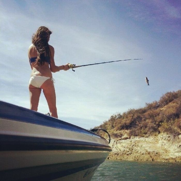 Девушки, которые хотят рыбачить (28 фото)